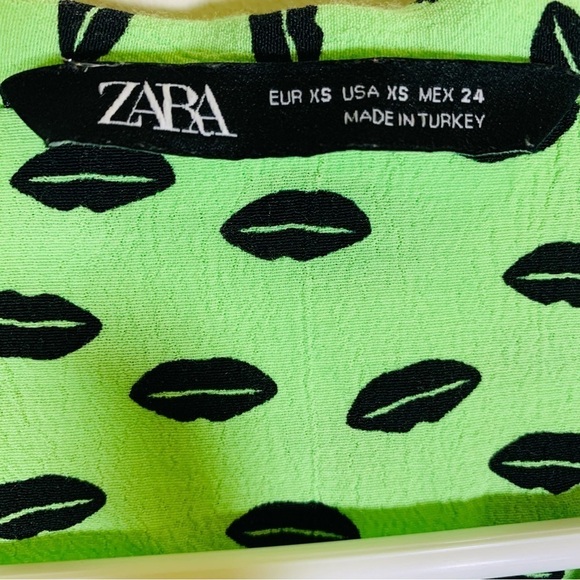 Zara lip-print neon green button-down blouse, size XS - Picture 3 of 3